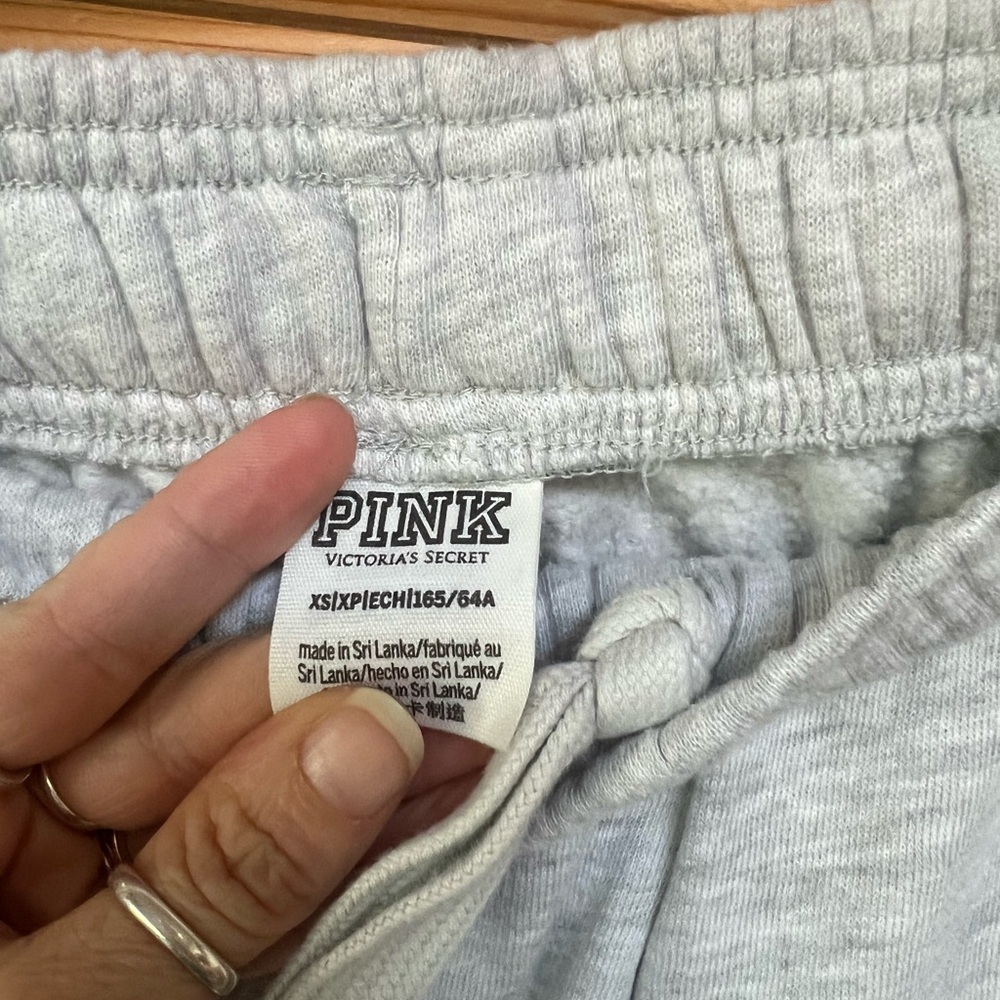 Victoria’s Secret PINK Gray Boyfriend Joggers Rhinestone Logo Sweatpants - Picture 4 of 4
